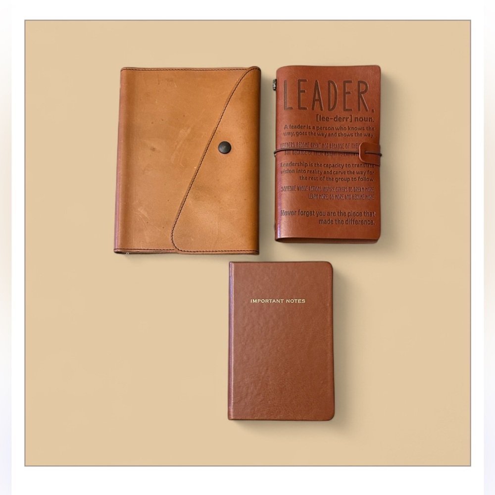 PRATESI ARTE⭐️ and 2 unbranded notebooks